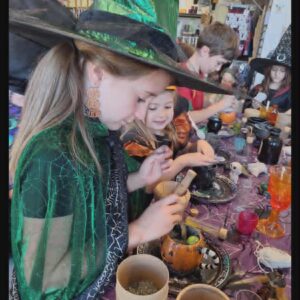 Atelier - Viens fêter l'Halloween costumé avec la sorcière Mélicadabra!!!