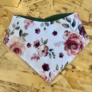 lune bavoir fleurs